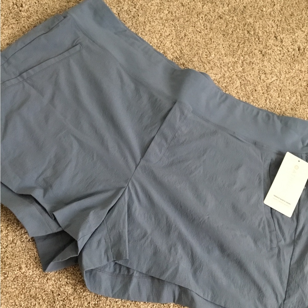 Athleta Trekkie North Short NWT